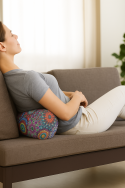 Poduszka rehabilitacyjna wałek Karuzela Ø15x40 cm – welur, pianka memory foam, do podparcia karku i pleców, Bertoni - 2