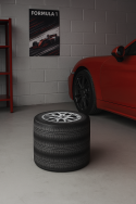 Okrągła pufa dekoracyjna, Bertoni, nadruk Tyres – do salonu, do pokoju dziecka, walec 40cm, elegancka, zamek błyskawiczny, zdejmowany pokrowiec - 13